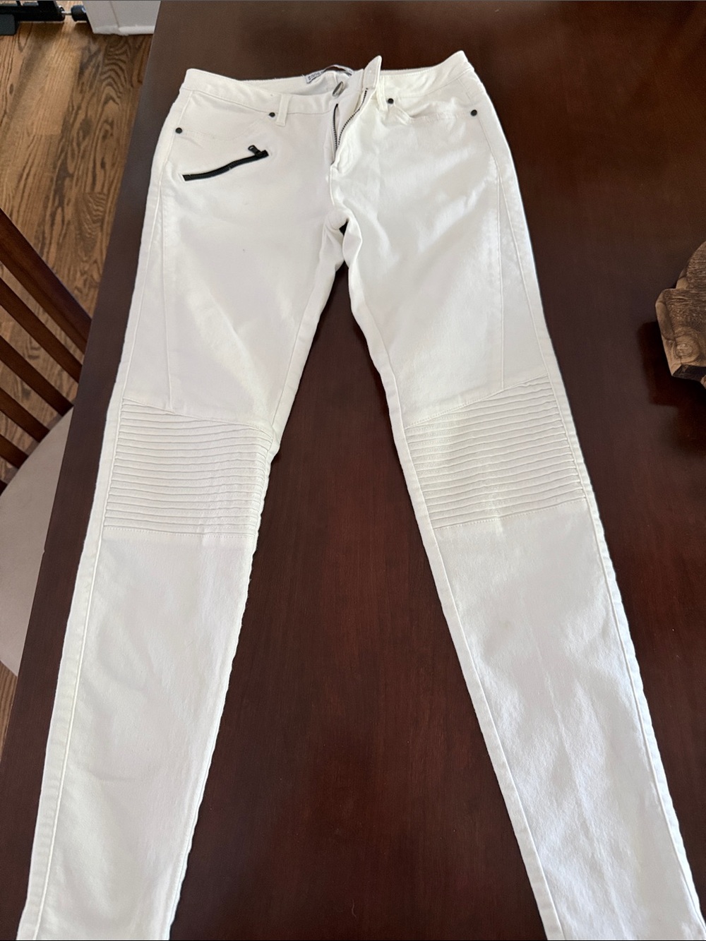 Zara White Skinny Moto Jeans with Zip Pocket